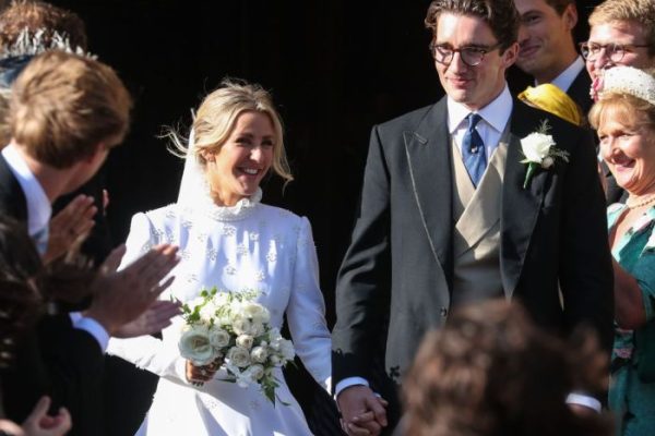 Princess eugenie wedding dress